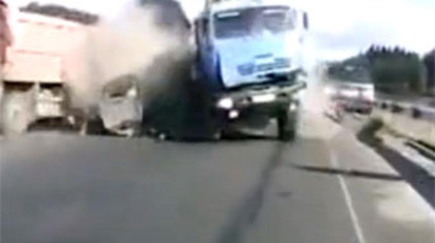 Yine Rusya yine korkun&ccedil; bir kaza