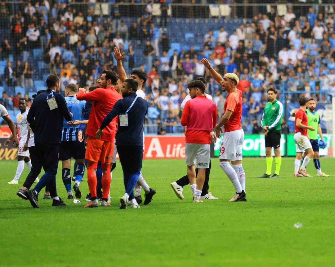 Süper Lig'de ortalık yine karıştı! Adana Demirspor - Kayserispor maçı savaş alanına döndü 1080xauto