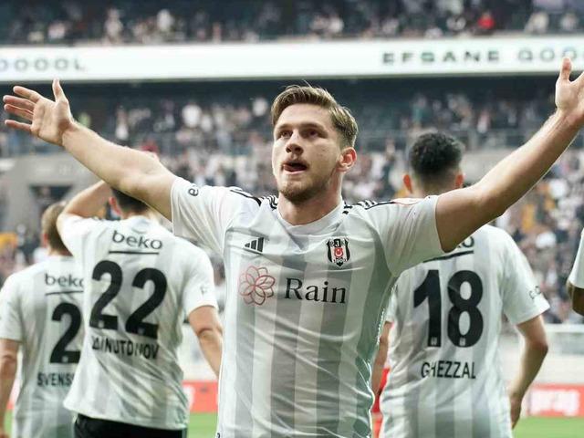 Beşiktaş'ta Semih Kılıçsoy doğru yoldan şaşmıyor!
