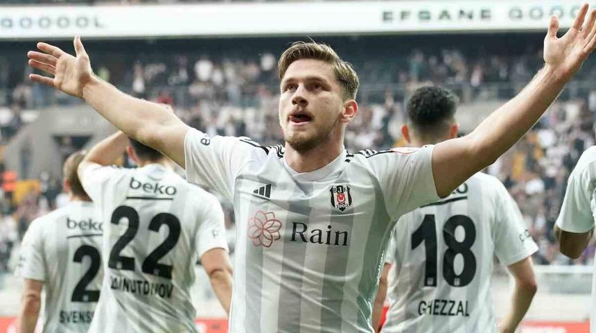 Beşiktaş'ta Semih Kılıçsoy doğru yoldan şaşmıyor!
