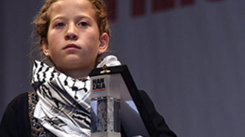 'Cesur kız' &ouml;d&uuml;l&uuml;n&uuml; aldı