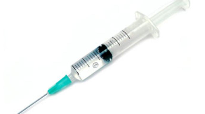 Kar maskeli kişi, kadına şırıngayla saldırdı