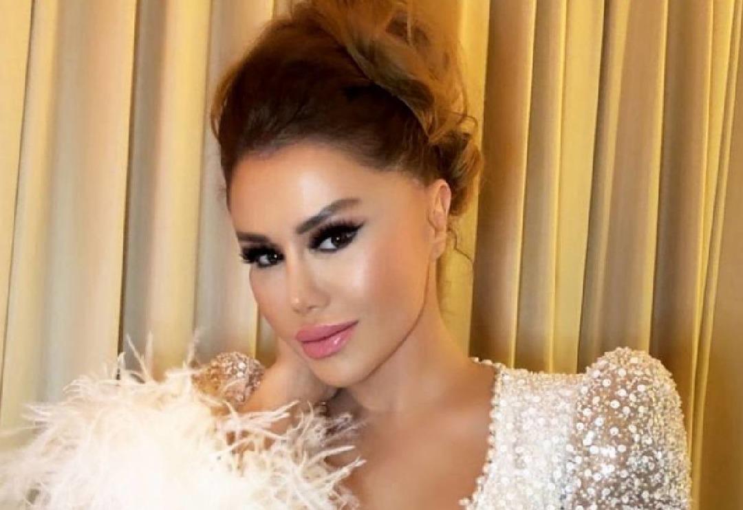 T&uuml;rk&uuml;c&uuml; Ceylan Bodrum'daki evinin manzarasını paylaştı! Sadece bah&ccedil;esi bile olay