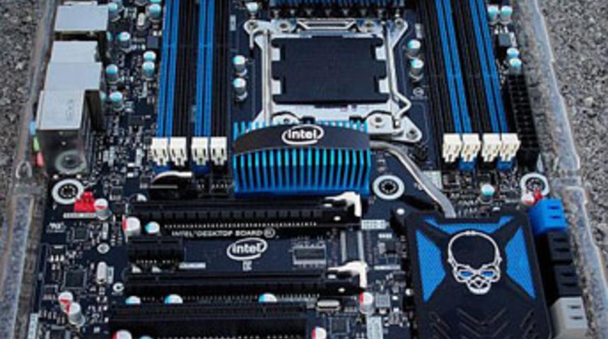 En iyisini isteyenlere: Intel DX79SR Anakart