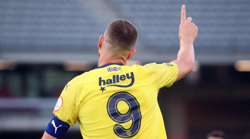 SON DAKİKA: Fenerbahçe öldü öldü dirildi! Edin Dzeko'nun tarihe geçtiği maçta Sarı-Lacivertliler Fatih Karagümrük'ü geriden gelerek mağlup etti