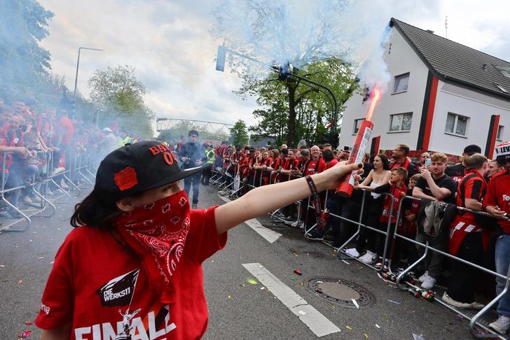 Son dakika: Bayer Leverkusen 119 yıllık tarihinde ilki yaşadı! Bayern Münih'in 11 yıllık şampiyonluk  hegemonyasını kırdılar G3