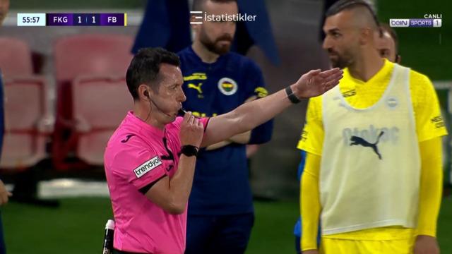Yabancı VAR hakemi Karagümrük-Fenerbahçe maçına damga vurdu! Bir penaltıyı verdirtti, bir penaltıyı iptal ettirtti...