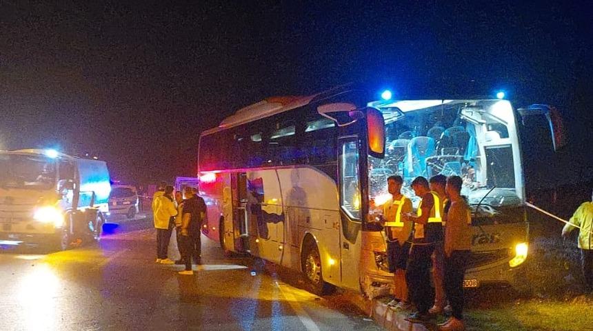 Aydın'da yolcu otobüsüyle çarpışan otomobildeki 4 kişi yaşamını yitirdi