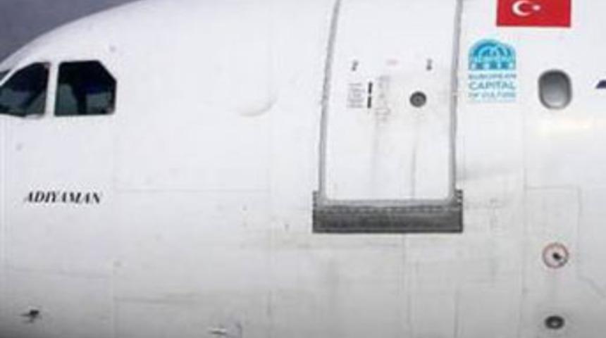 Altın yüklü uçak 4 gündür bekliyor