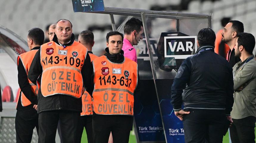 Türkiye'deki yabancı VAR hakemlerinin maaşı görenleri şoke etti!