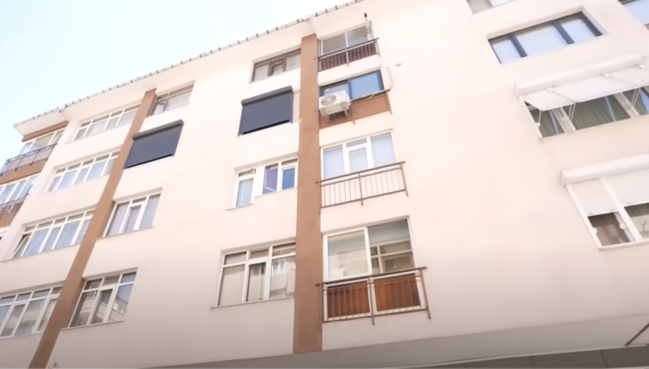 Popstar Mehtap 3+1 evinin kapılarını açtı! Mütevazi evi dikkat çekti G1