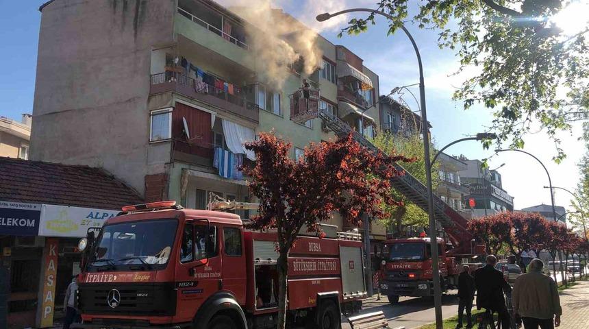 Bursa&rsquo;da bir apartman dairesinde yangın