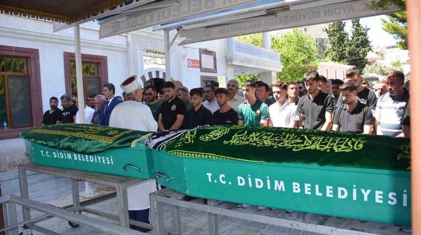 Didim’deki kazada hayatını kaybeden 4 kişi toprağa verildi