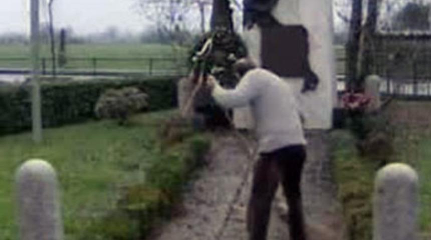 Belediye Başkanı görenleri şaşırtıyor!