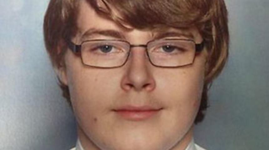 Hayatta kalmak için kendi ayağını yedi