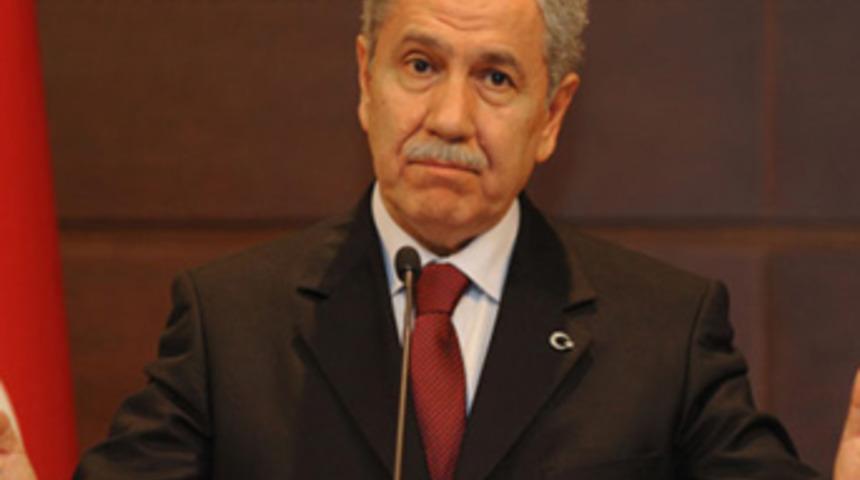 B&uuml;lent Arın&ccedil; Başbakan'dan korkuyor mu?