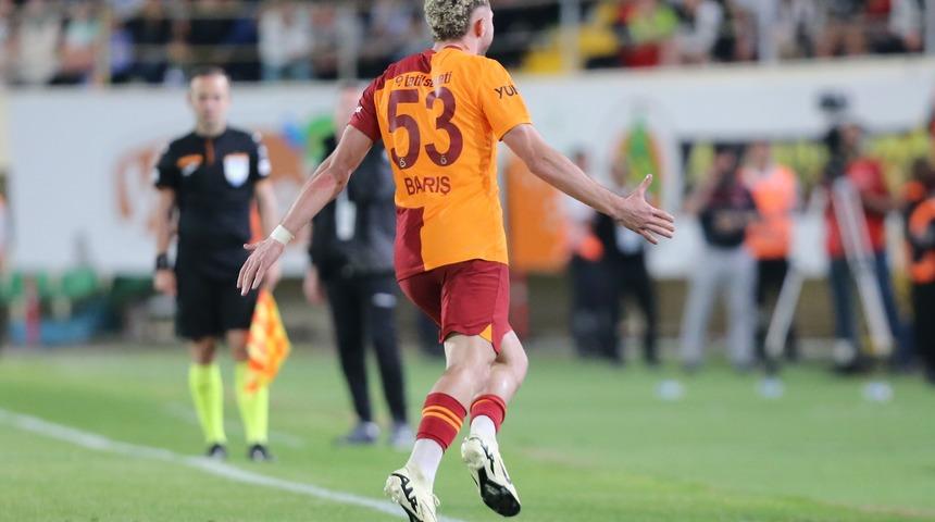 SON DAKİKA: Aslan kilidi ikinci yarıda açtı! Galatasaray Alanyaspor'u 4-0 mağlup ederek liderliği Fenerbahçe'den geri aldı