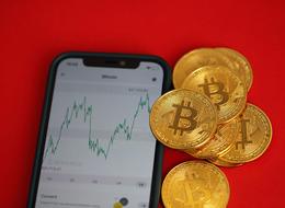 Bitcoin'den atak! 24 saatte yüzde 5'e yakın arttı: 63 bin dolara yaklaştı