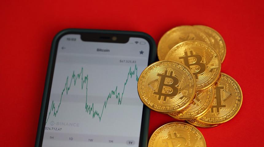 Bitcoin'den atak! 24 saatte yüzde 5'e yakın arttı: 63 bin dolara yaklaştı