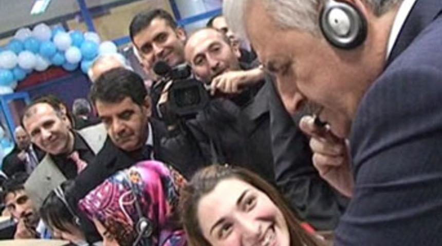 Bakan çağrı merkezi görevlisi olursa...