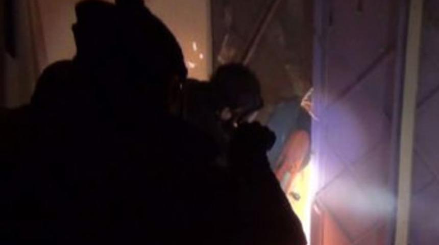 Polis 11 kapıyı aşarak ulaşabildi