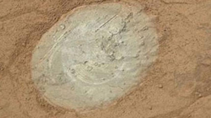 Curiosity Mars'taki ilk temizliğini yaptı
