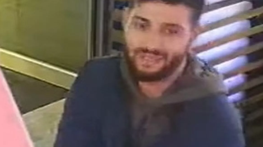 16 yaşındaki kıza tecavüz ettikten sonra hiçbir şey olmamış gibi elini kolunu sallayarak yürüdü! Güvenlik kamerasına böyle yansıdı