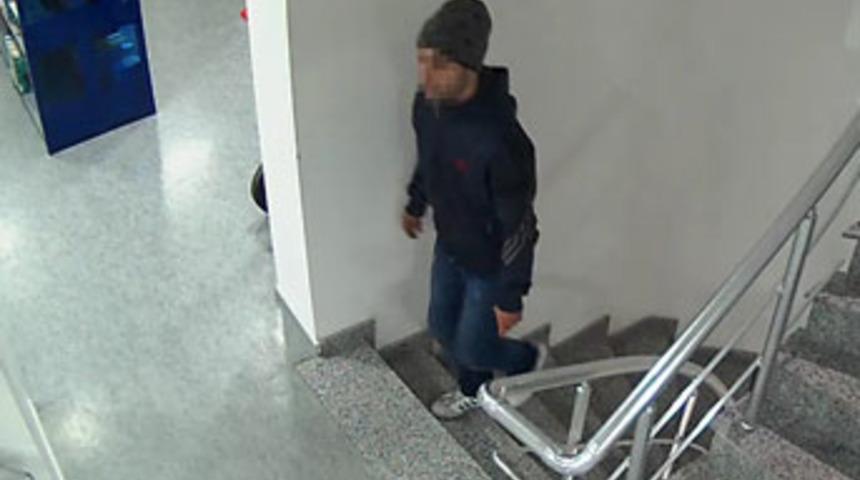 İki g&uuml;n arayla kameraya yakalandı