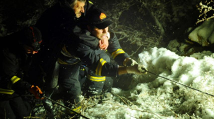 Kar seyretmek isterken uçurumdan yuvarlandı