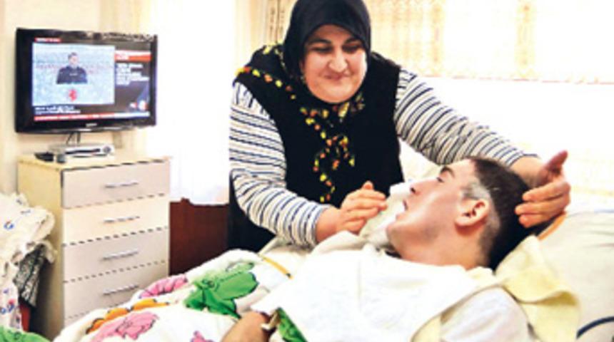 Başbakan Erdoğan G&uuml;ls&uuml;m anneyi kutladı