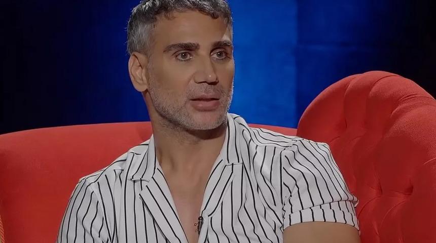 Şarkıcı Doğuş'un eşi Hoşkedem Hidayetkızı aşk pozuyla dikkat çekti! "Yaşlı görünüyor yakışmıyor..."