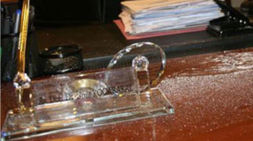 &Uuml;mit Kocasakal'ın odası kurşunlandı