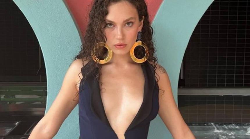 Melisa Şenolsun'un alevli bikinisi olay oldu! "Ateş ediyorsun"