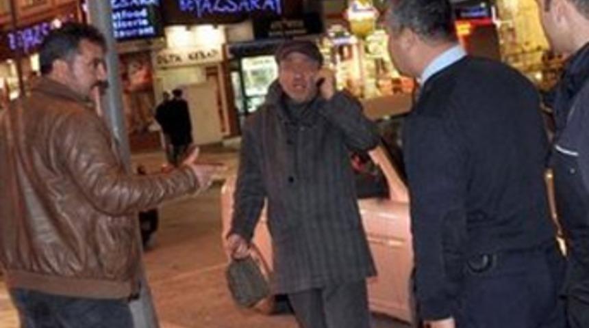 Dolandırıcılar için otomobilini sattı!