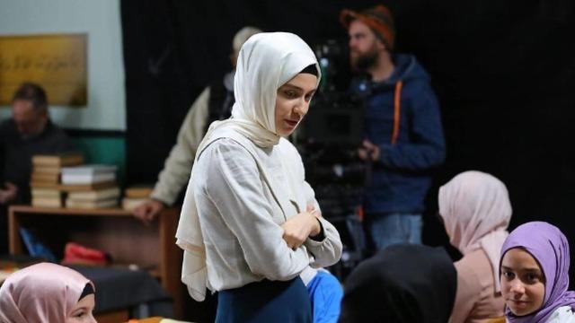 Kızıl Goncalar'ın Feyza'sı Zehra Kelleci'nin gerçek hayattaki hali gündem oldu! Sadi baban görmesin