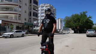 'Görenler şaşırıyor! Robot, uzaylı diyorlar' Türkiye'de sadece 200 kişide var! Motosiklet alacakken masrafı düşünüp onu almaya karar verdi