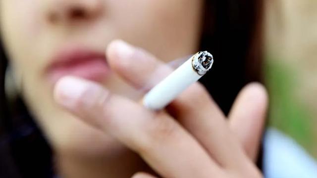 En katı sigara yasağı hayata geçti! O grup sigara alamayacak