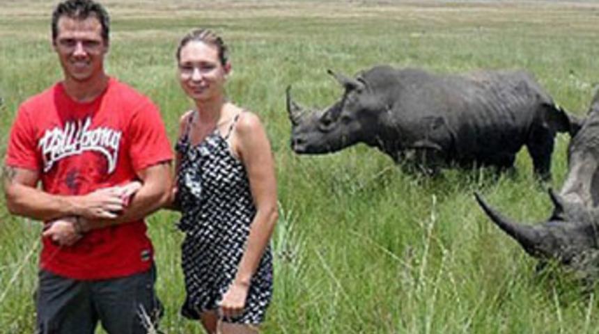 Gergedanla fotoğrafın bedeli ağır oldu