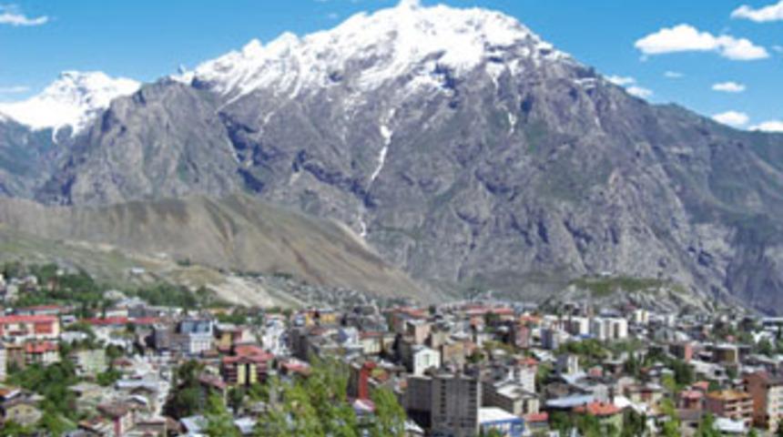 Başbakan Erdoğan: 'Hakkari'yi taşıyalım'