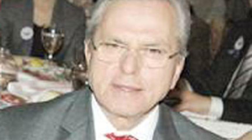 Necdet Menzir vefat etti