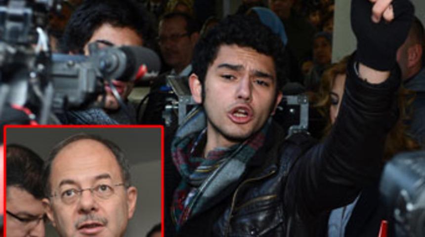 Akdağ protestocu gen&ccedil;lere fena kızdı