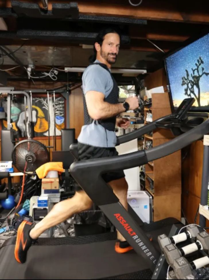 Yaşlanmayı resmen tersine çevirdi! "61 yaşındayım ama 38 yaşında birinin vücuduna sahibim" G1