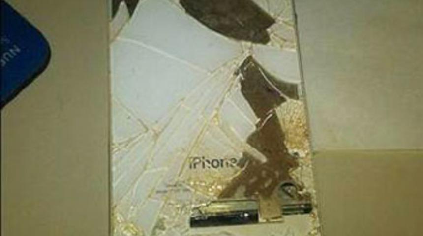 iPhone kendi kendine yandı