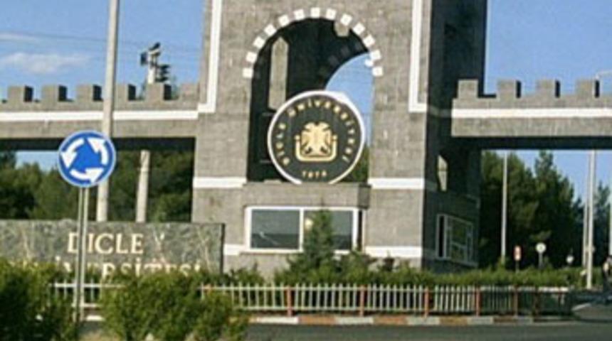 Dicle &Uuml;niversitesi'nde K&uuml;rt&ccedil;e sınav skandalı