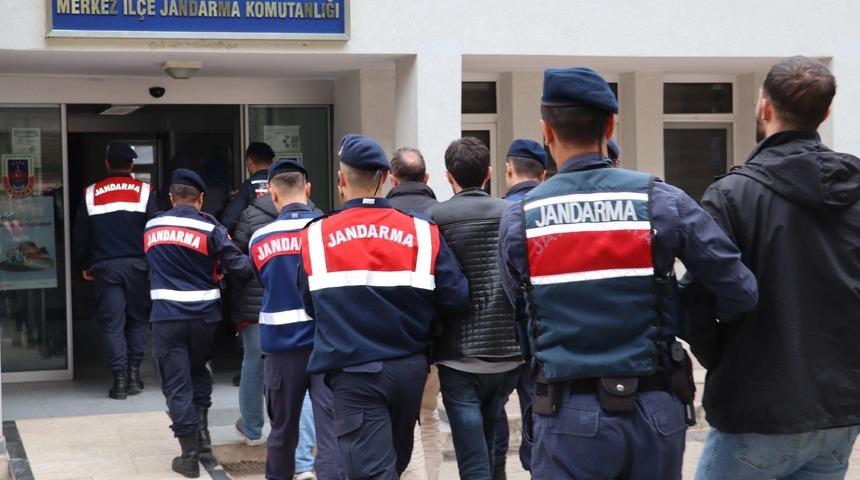 Edirne'de yurt dışına kaçmaya çalışan 7 terör örgütü üyesi yakalandı