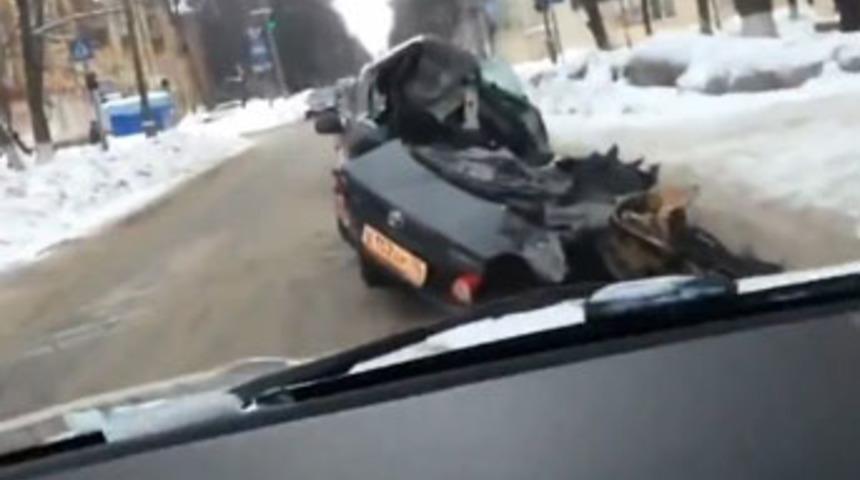 Par&ccedil;alanan ara&ccedil;la ka&ccedil;maya &ccedil;alıştı!