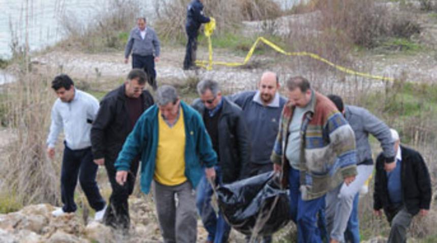 Derede y&uuml;z&uuml; yanmış halde &ouml;l&uuml; bulundu
