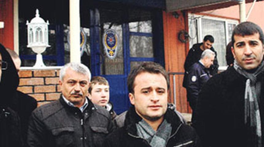 &Ouml;ğretmene 'kırık not' dayağı