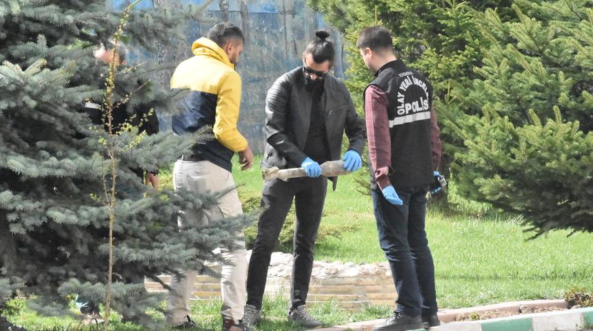 Kepçe ile kazı yaparken bulundu, polis ekipleri alarma geçti
