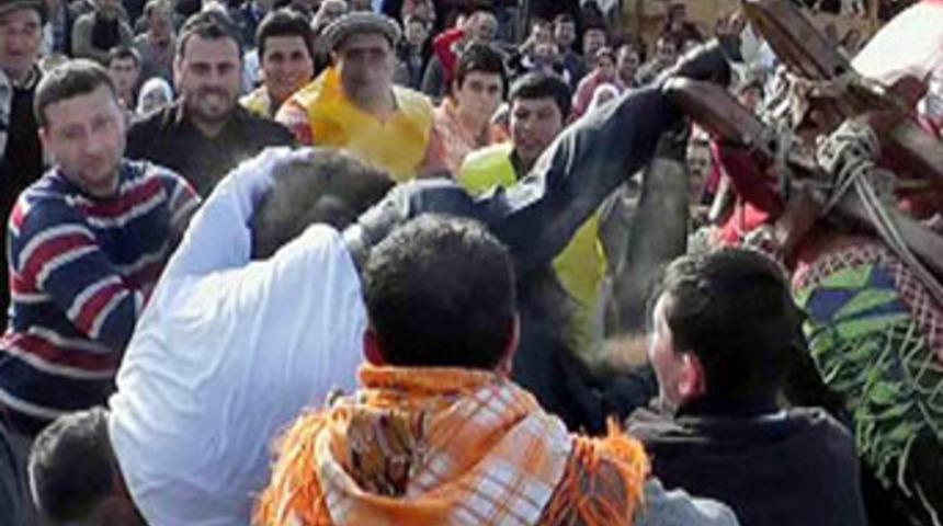 Başkan deveden düştü